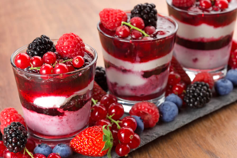 Soft snacks to eat with braces - yogurt parfait.