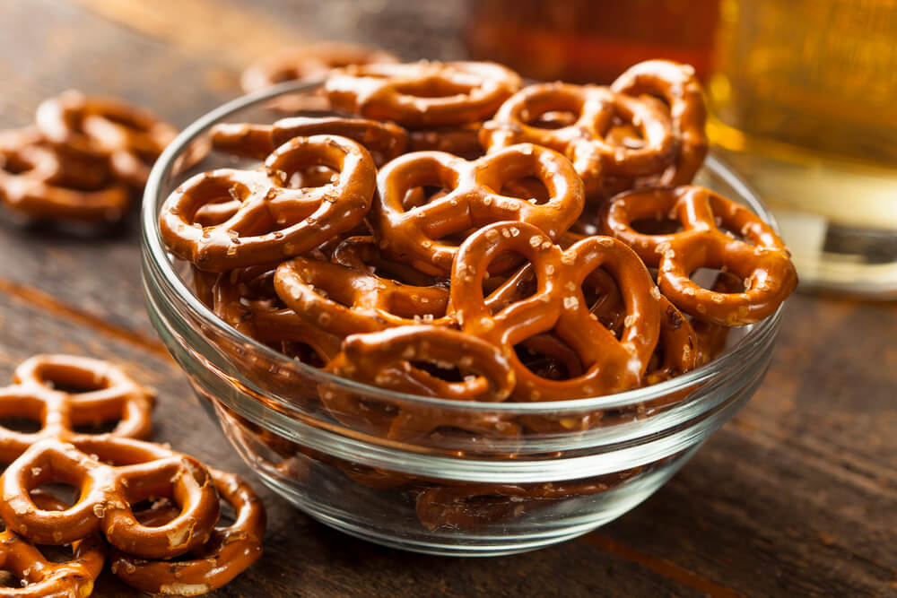 Can you eat pretzels with braces on?